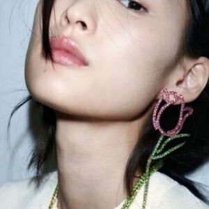Pink tulip crystal drop earrings | ZARA NWOT